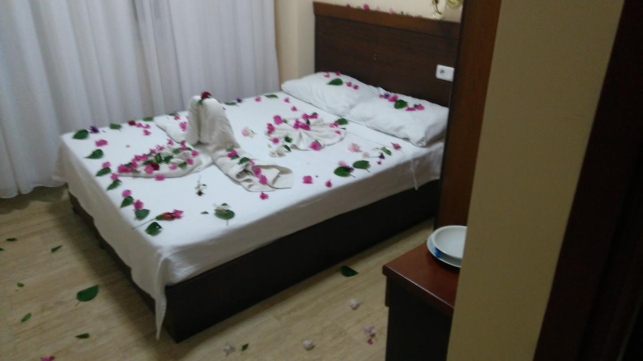 Las Palmeras Hotel Çamyuva Zewnętrze zdjęcie