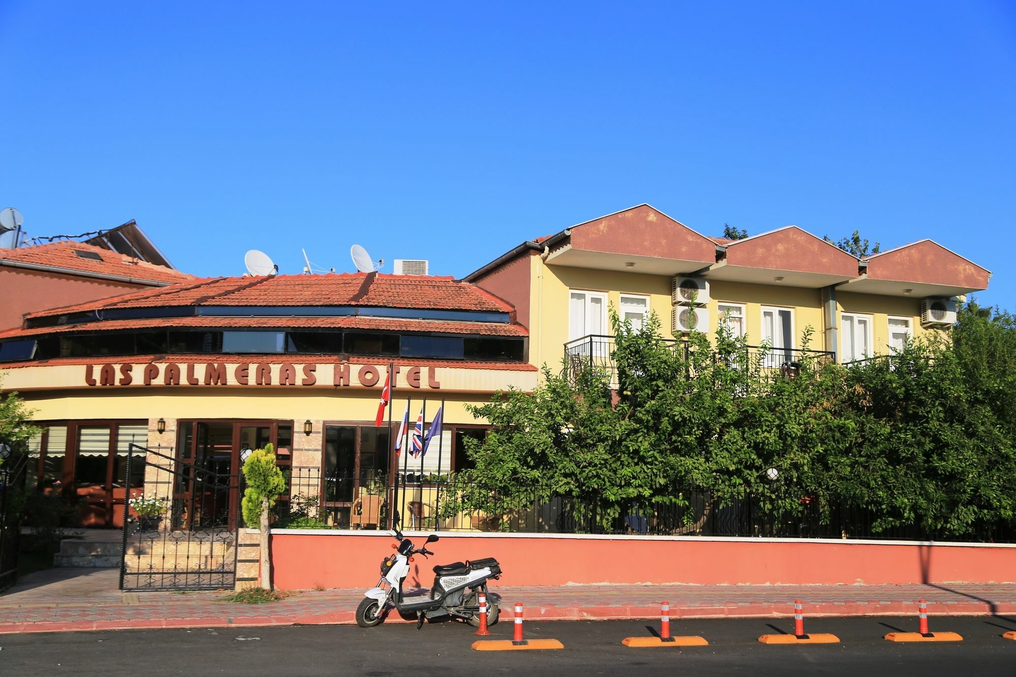 Las Palmeras Hotel Çamyuva Zewnętrze zdjęcie